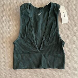 NWT out from under Hailey seamless plunge bra top - size M in green/teal color
